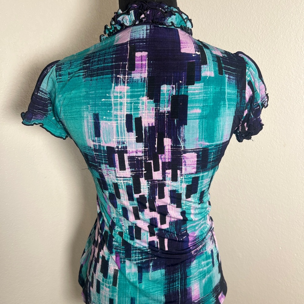 Elegant Abstract Ruffle Blouse - Picture 2 of 3